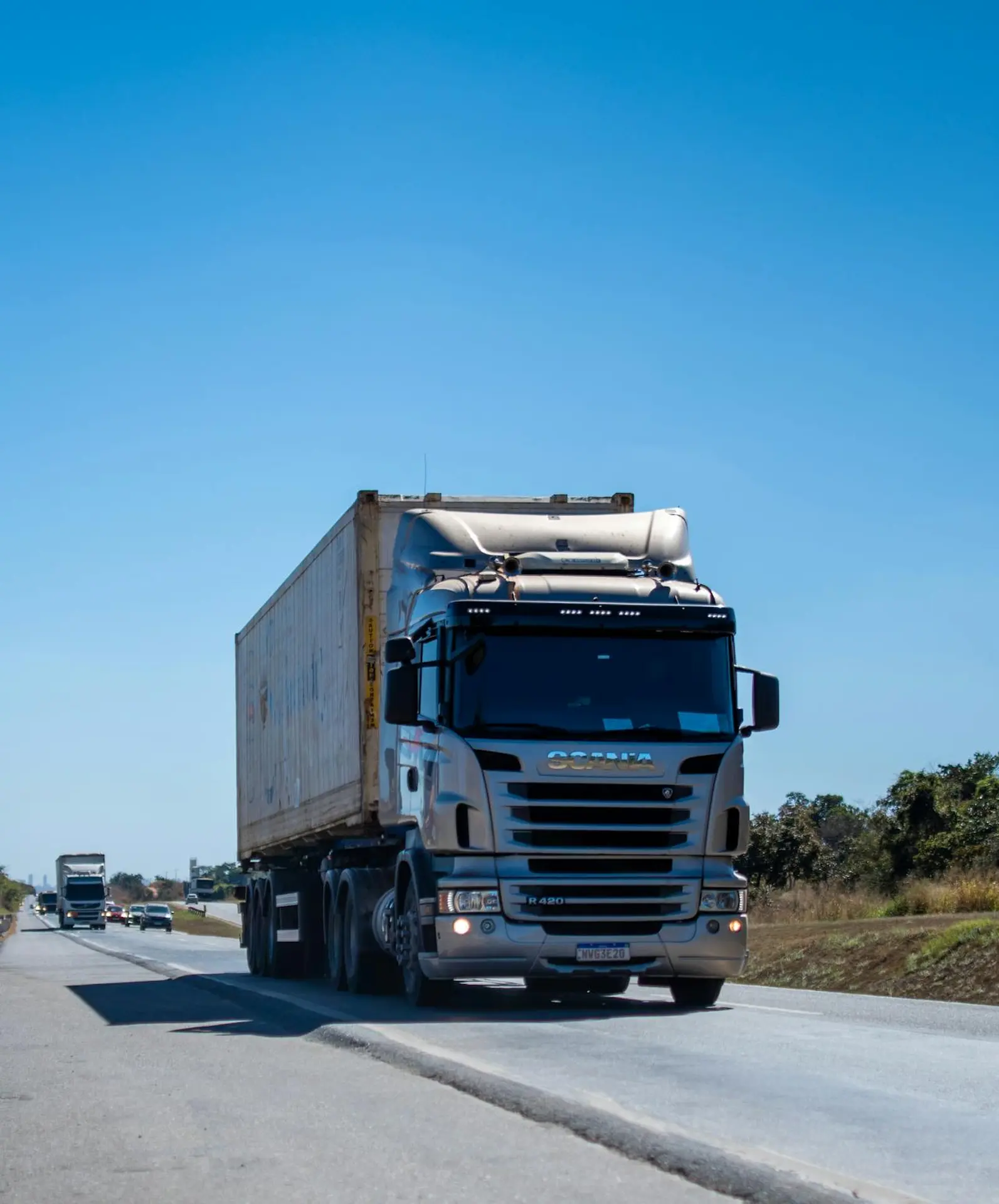 Sécuriser vos flux logistiques face aux risques maritimes, aériens et terrestres.